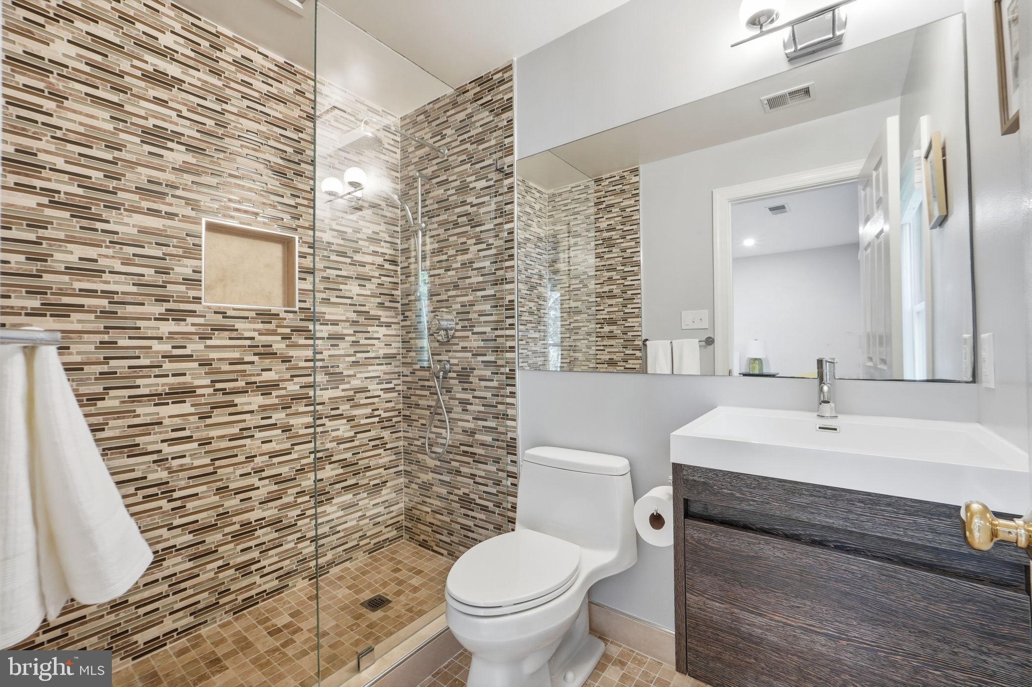 LORCOM GROVE - Residential