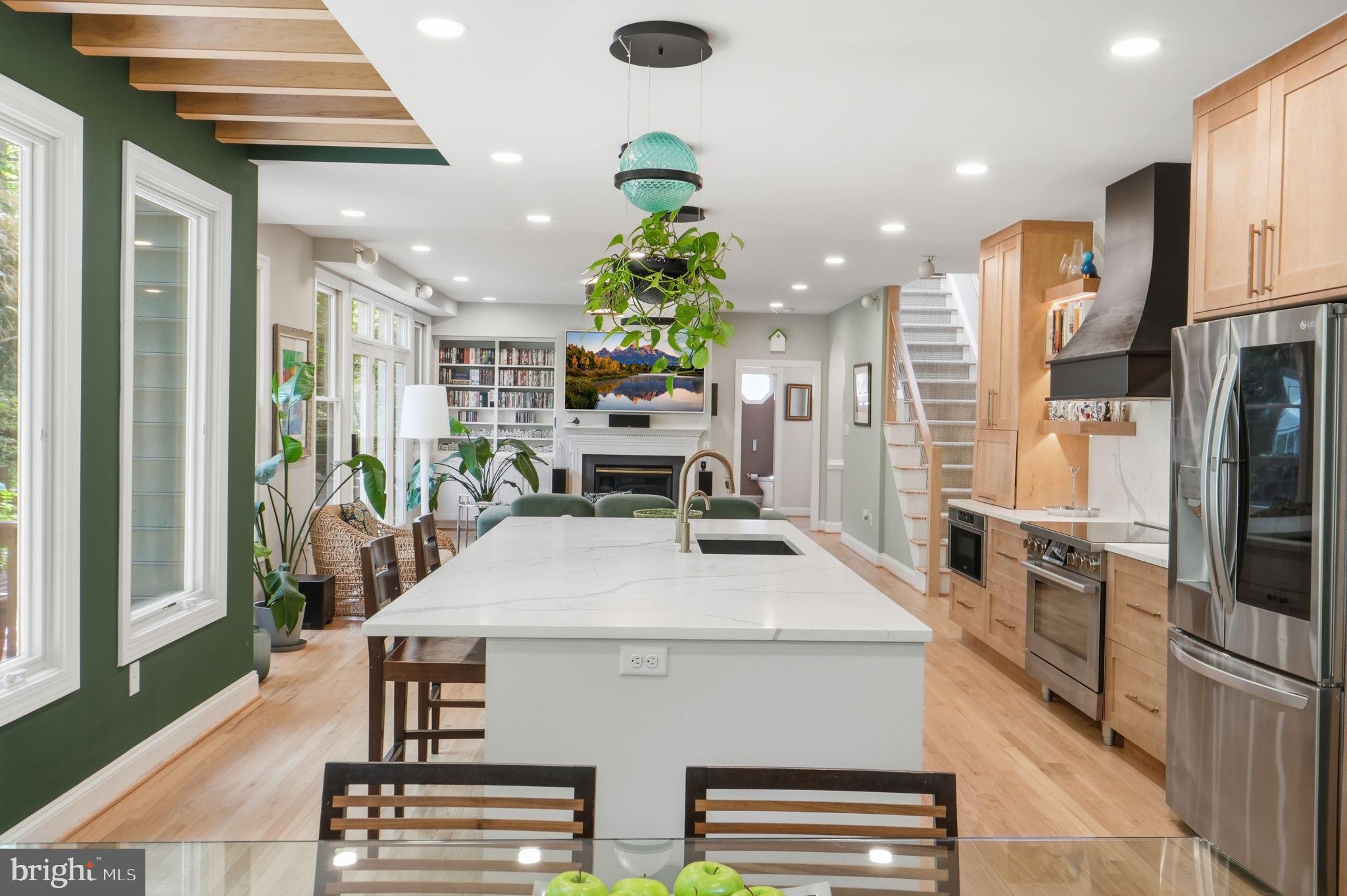 LORCOM GROVE - Residential