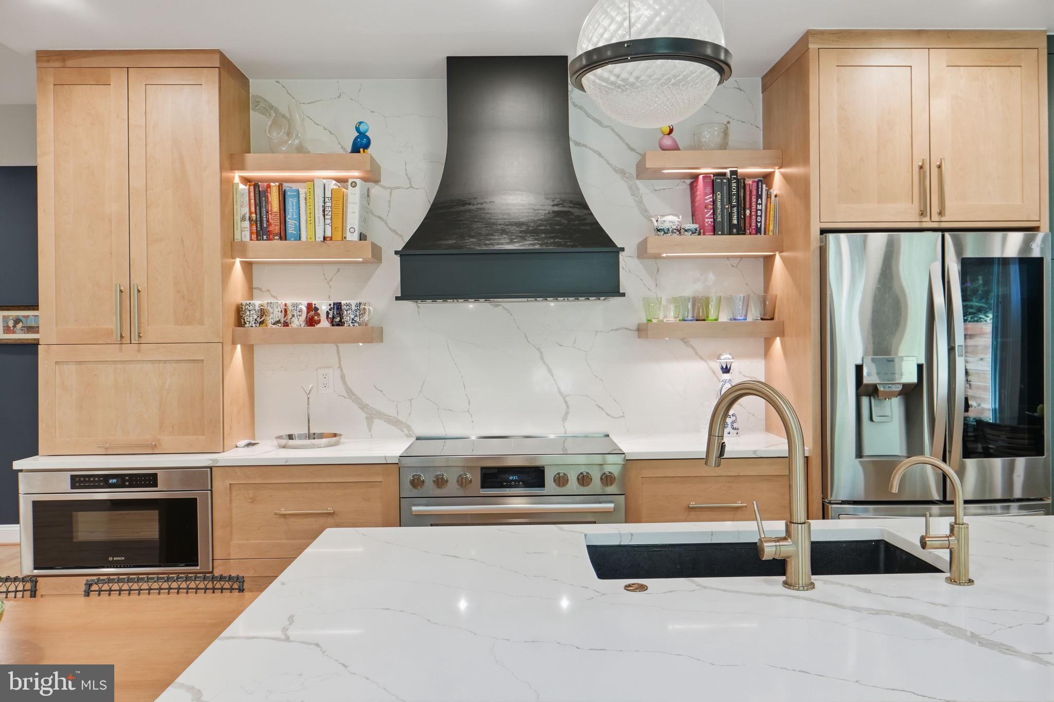 LORCOM GROVE - Residential