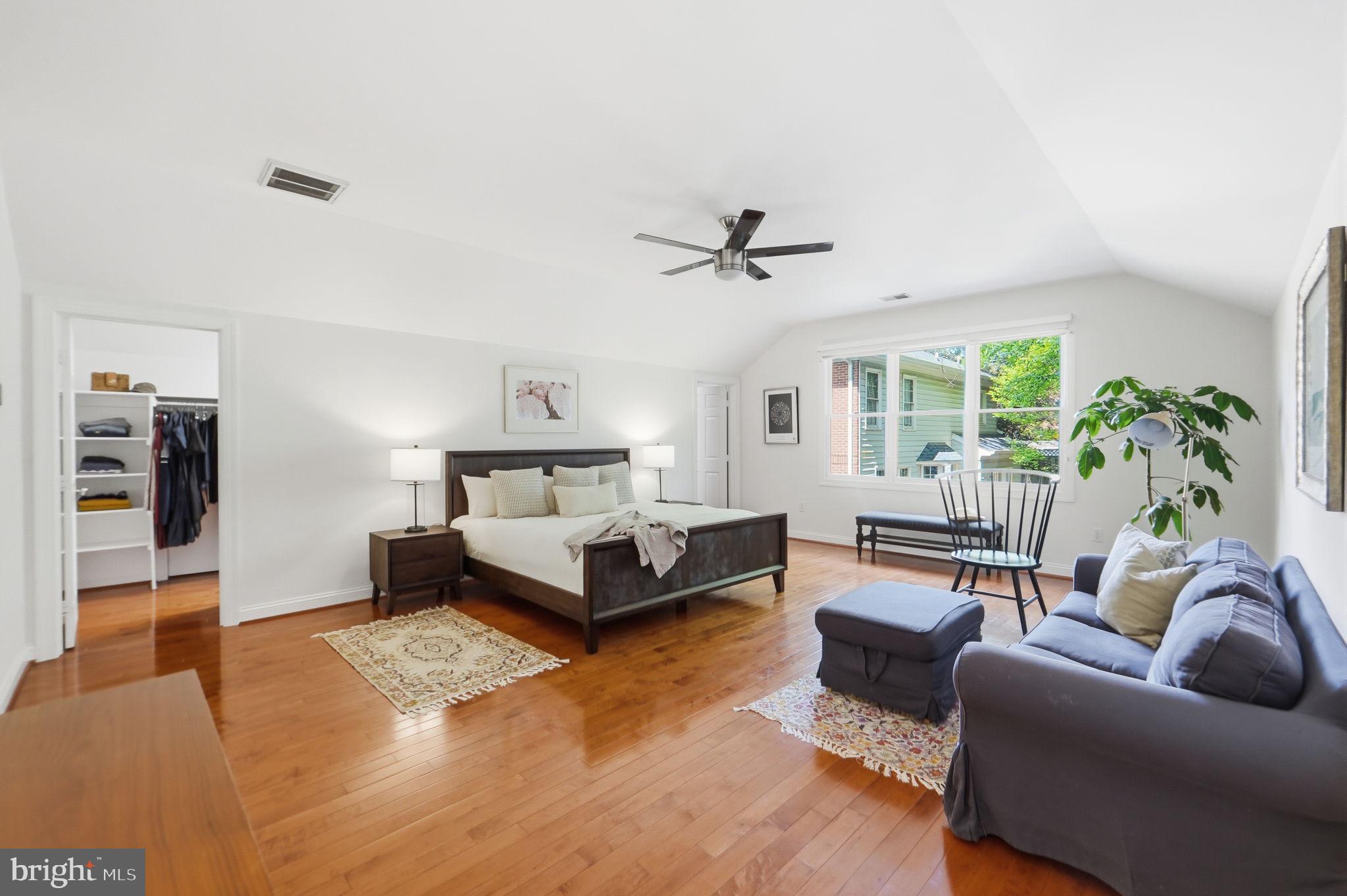 LORCOM GROVE - Residential