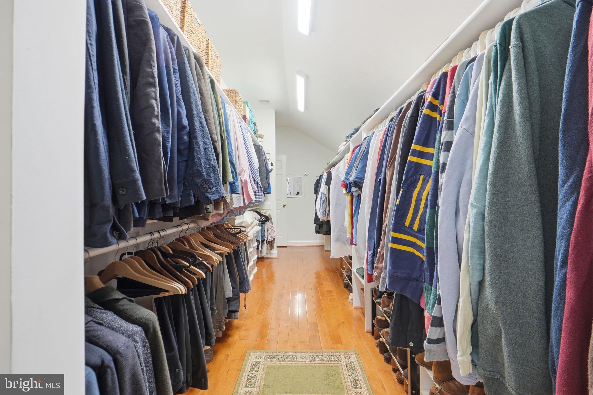 LORCOM GROVE - Residential