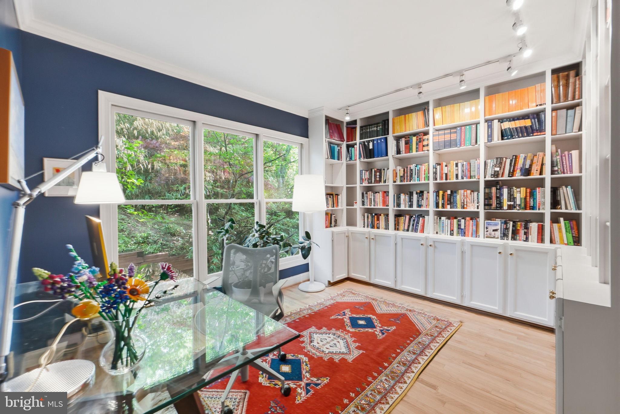 LORCOM GROVE - Residential