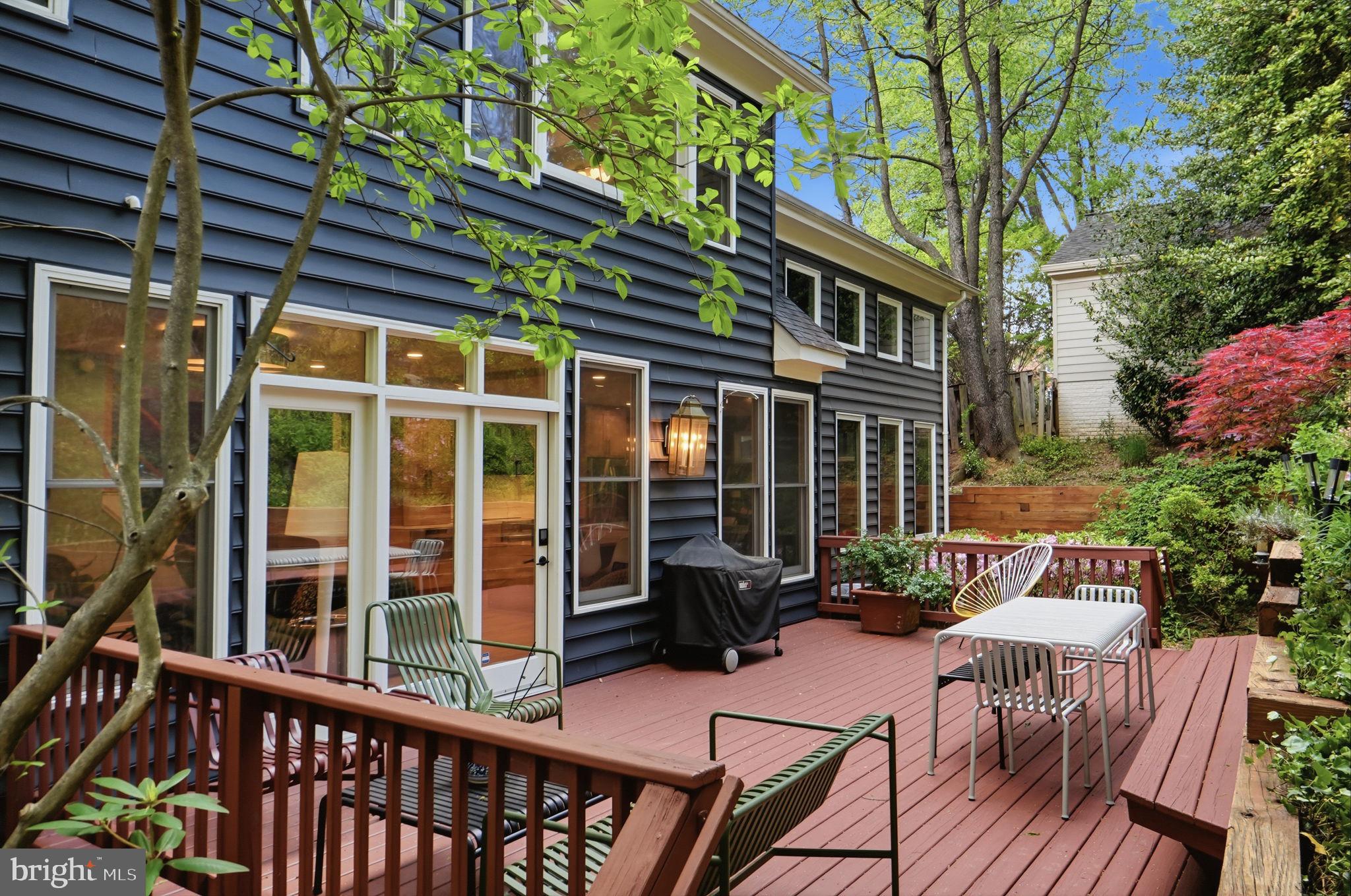 LORCOM GROVE - Residential