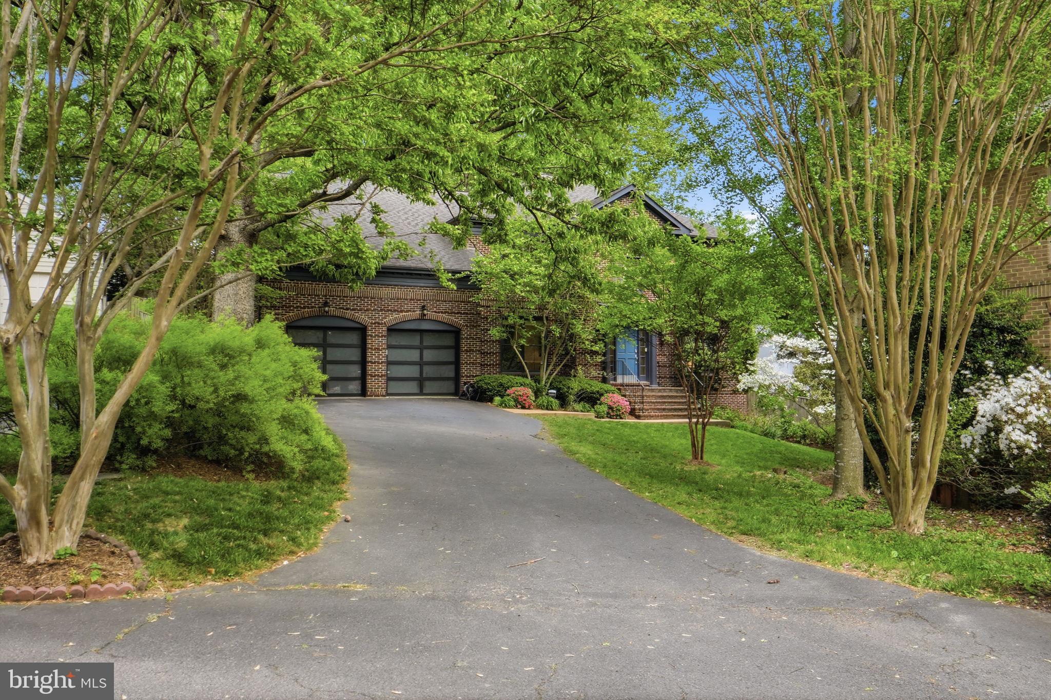 LORCOM GROVE - Residential