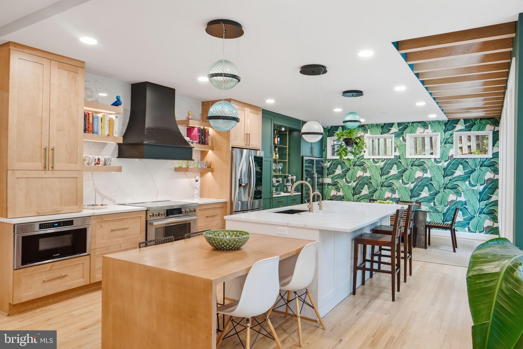 LORCOM GROVE - Residential