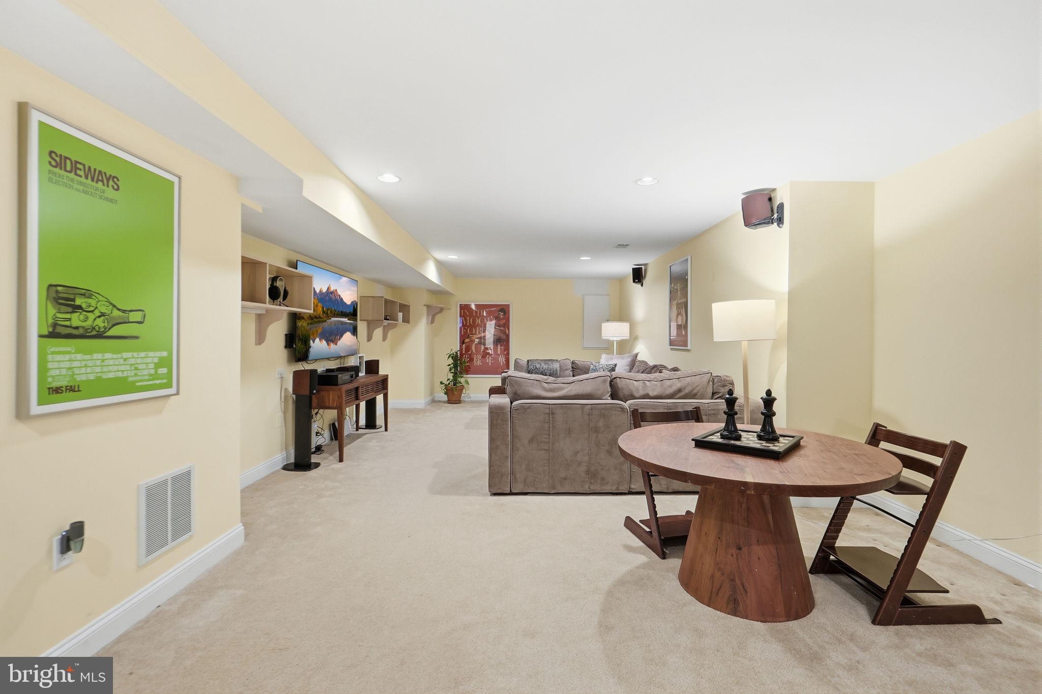 LORCOM GROVE - Residential