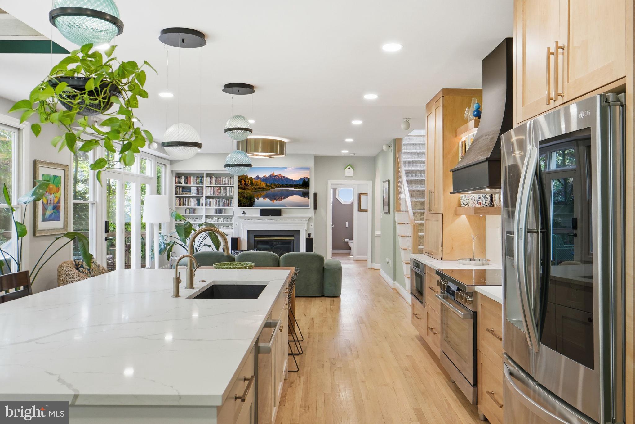 LORCOM GROVE - Residential