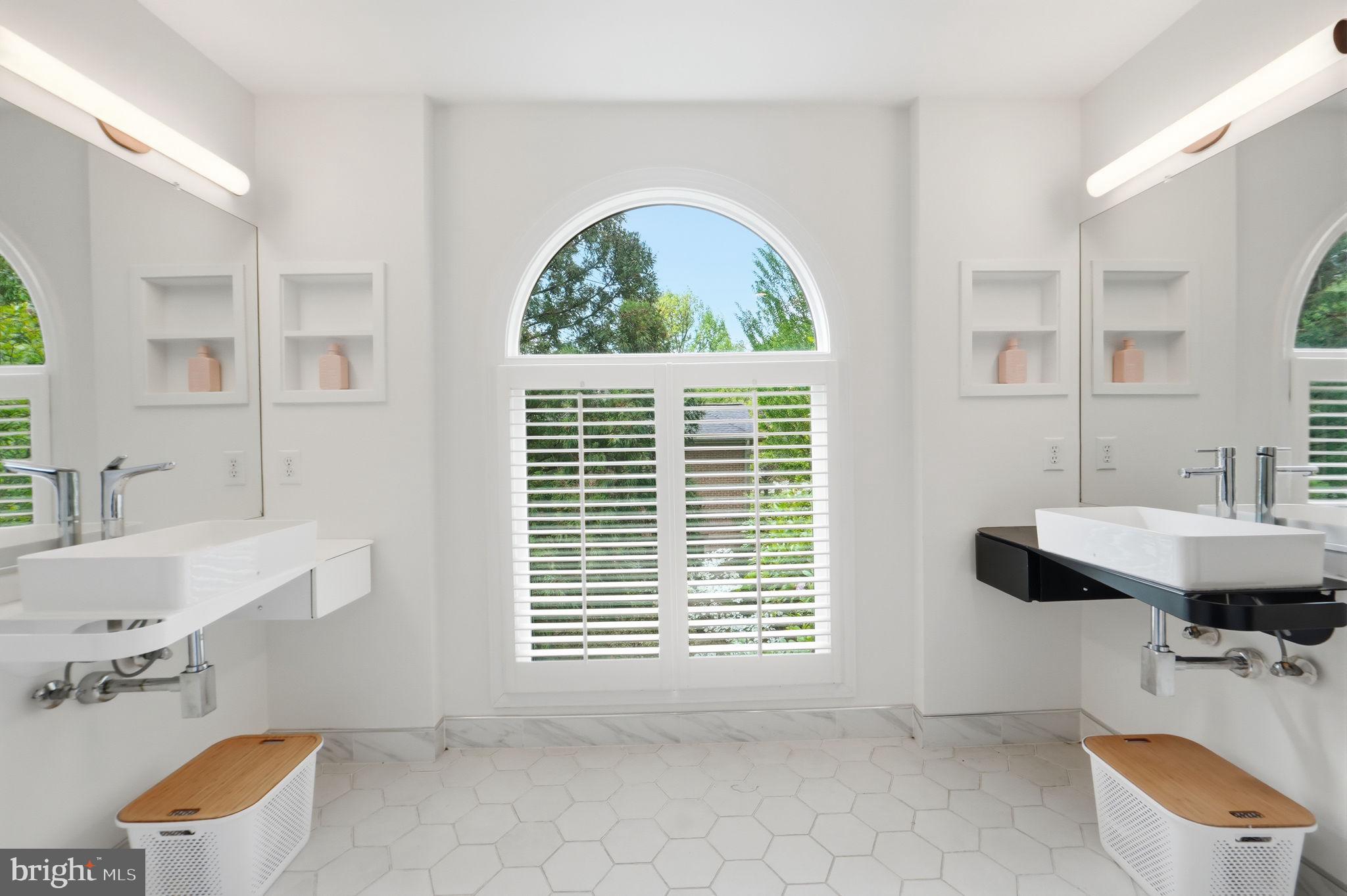 LORCOM GROVE - Residential