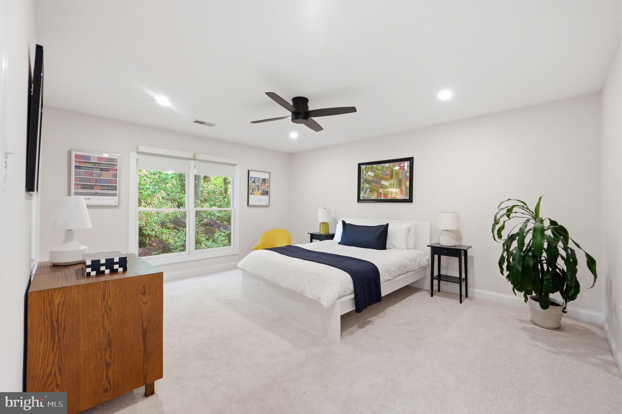 LORCOM GROVE - Residential