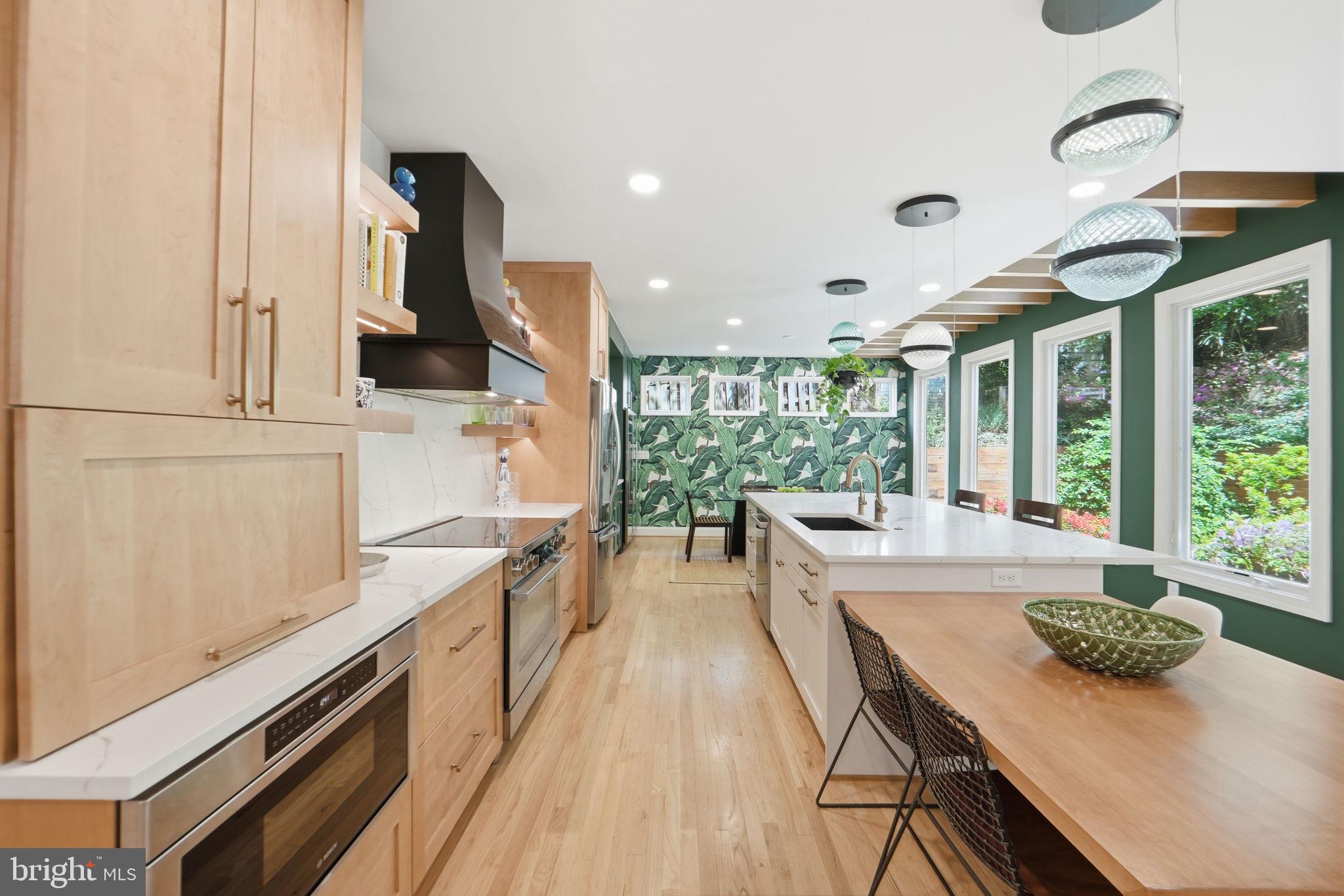 LORCOM GROVE - Residential