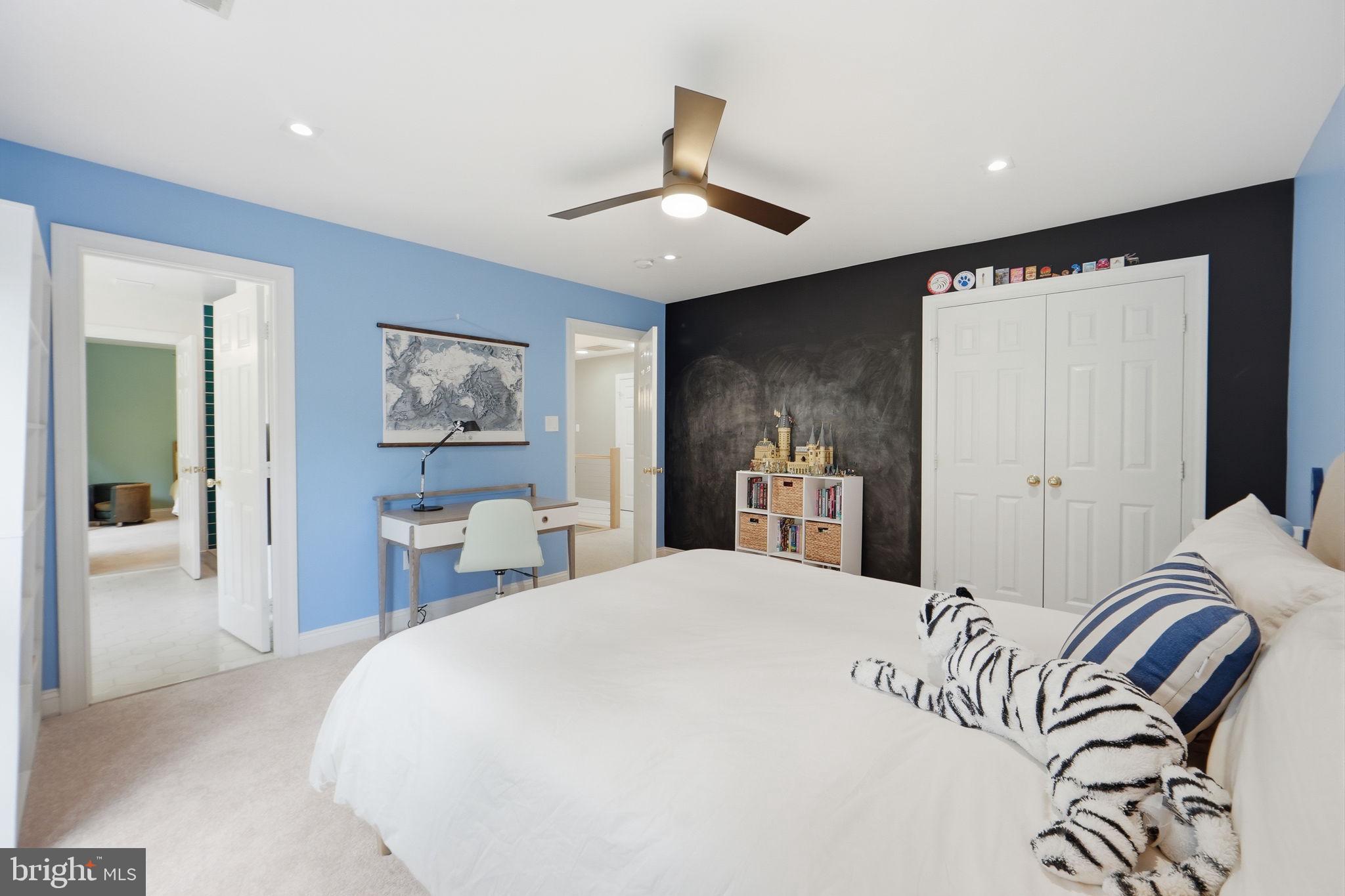 LORCOM GROVE - Residential