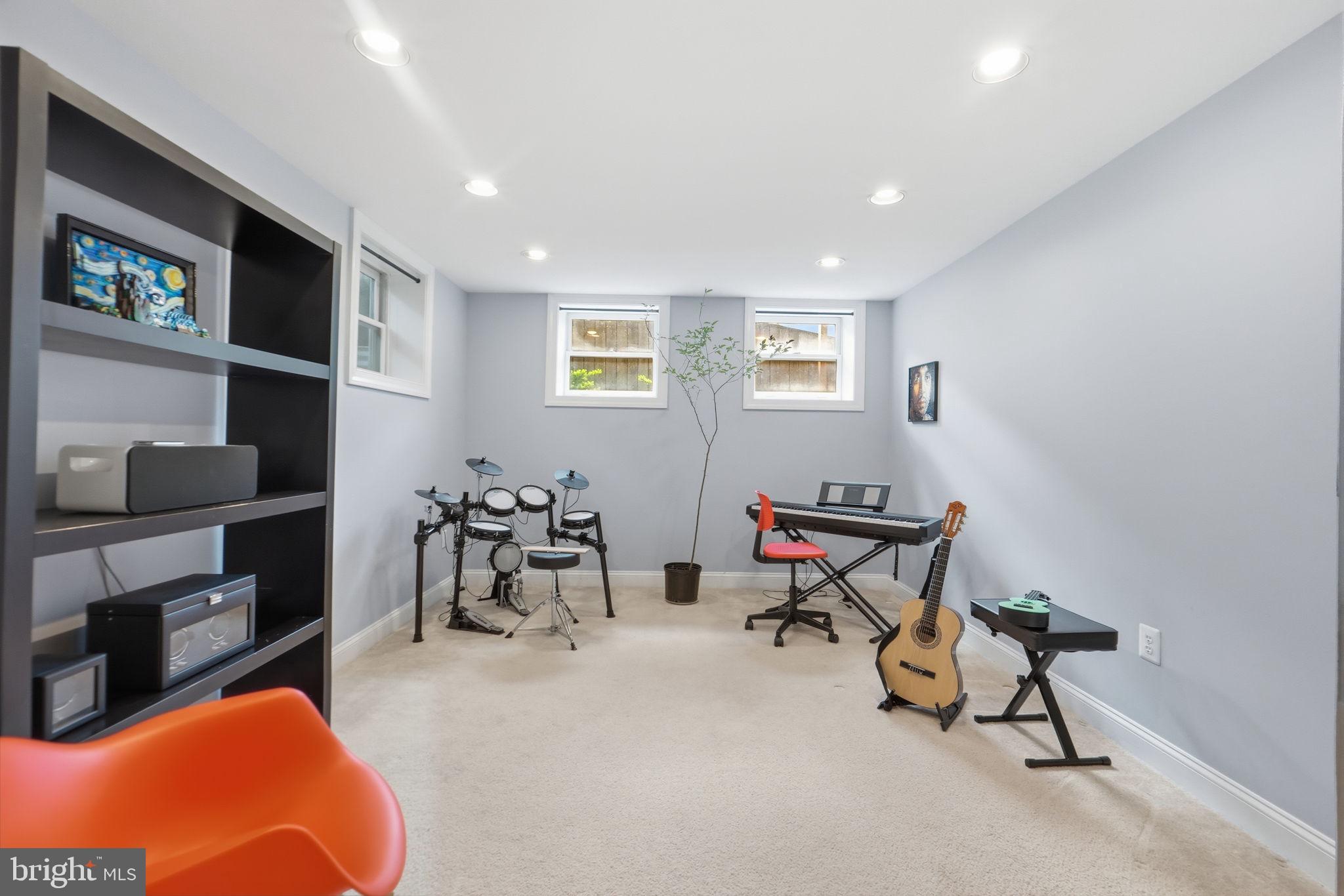 LORCOM GROVE - Residential