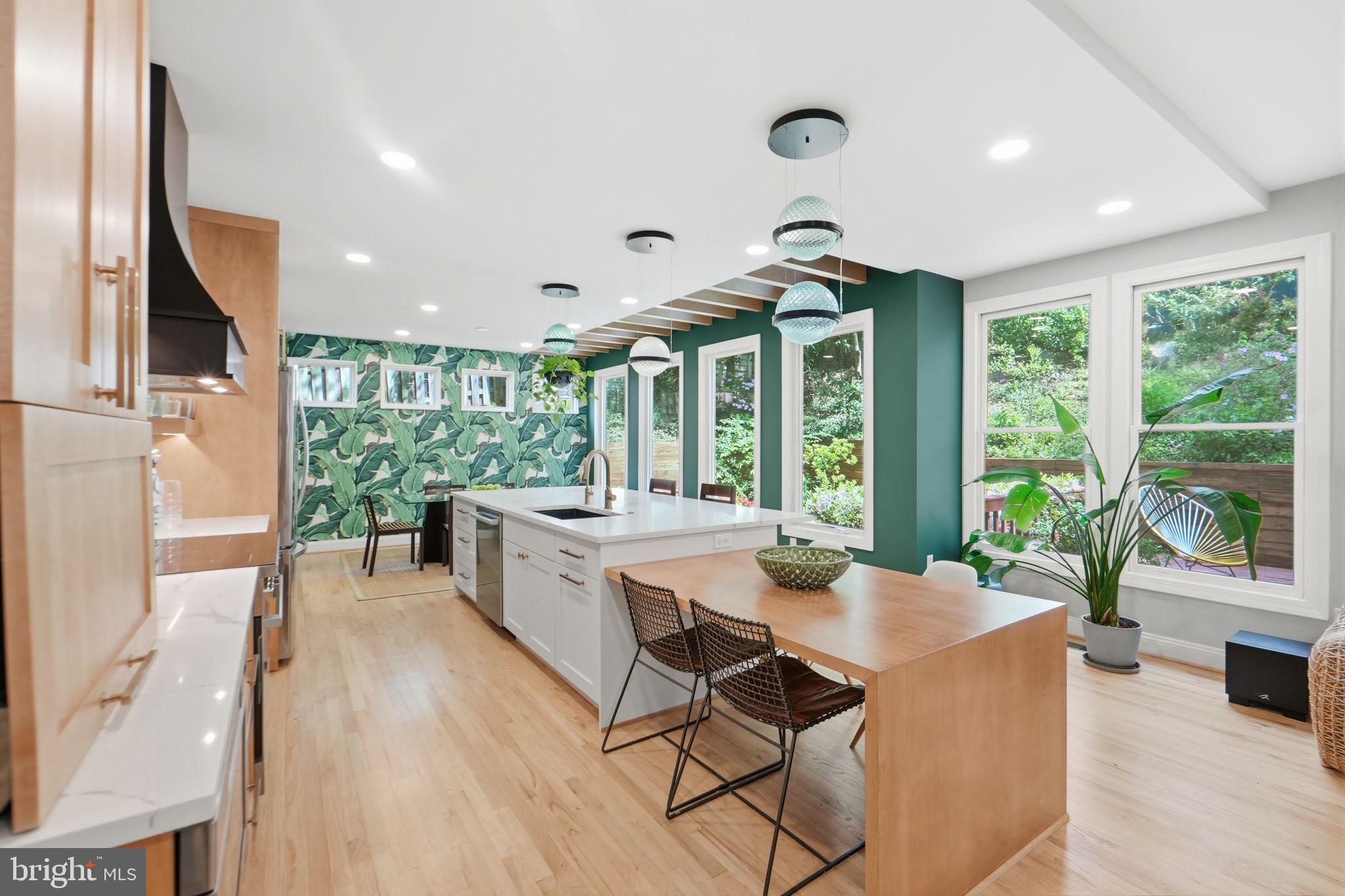 LORCOM GROVE - Residential