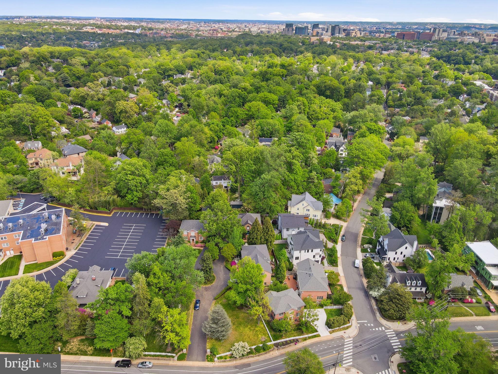 LORCOM GROVE - Residential