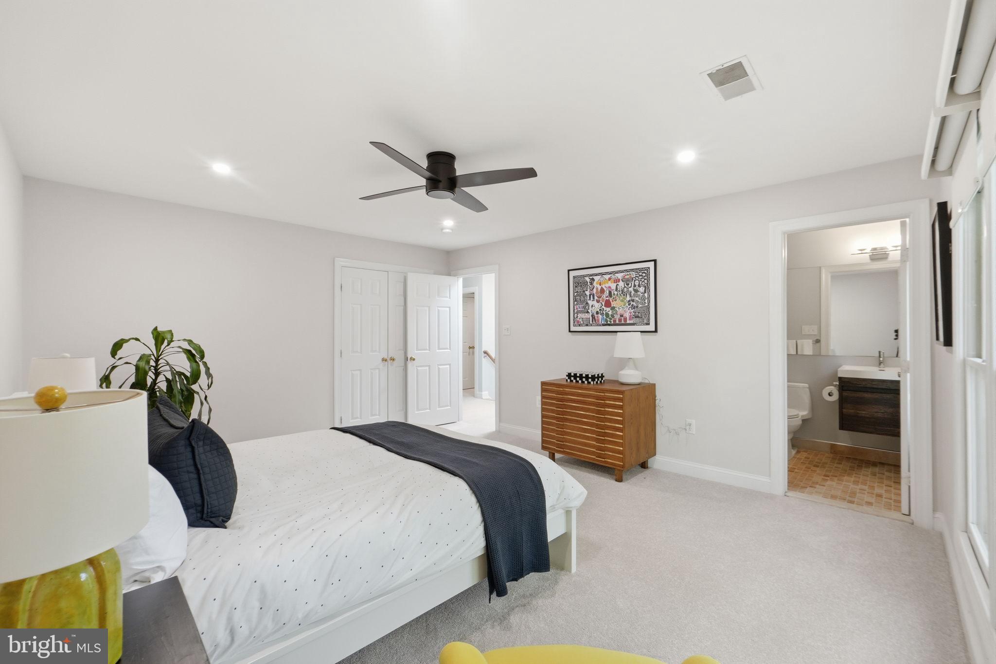 LORCOM GROVE - Residential