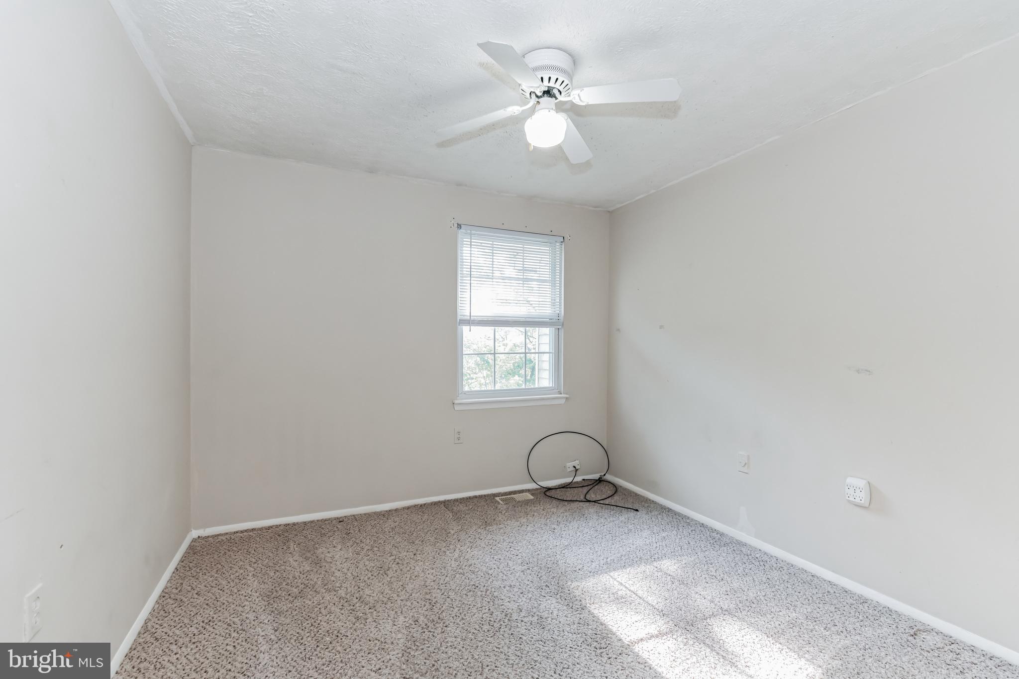 FOUR SEASONS ESTATES - Residential Lease