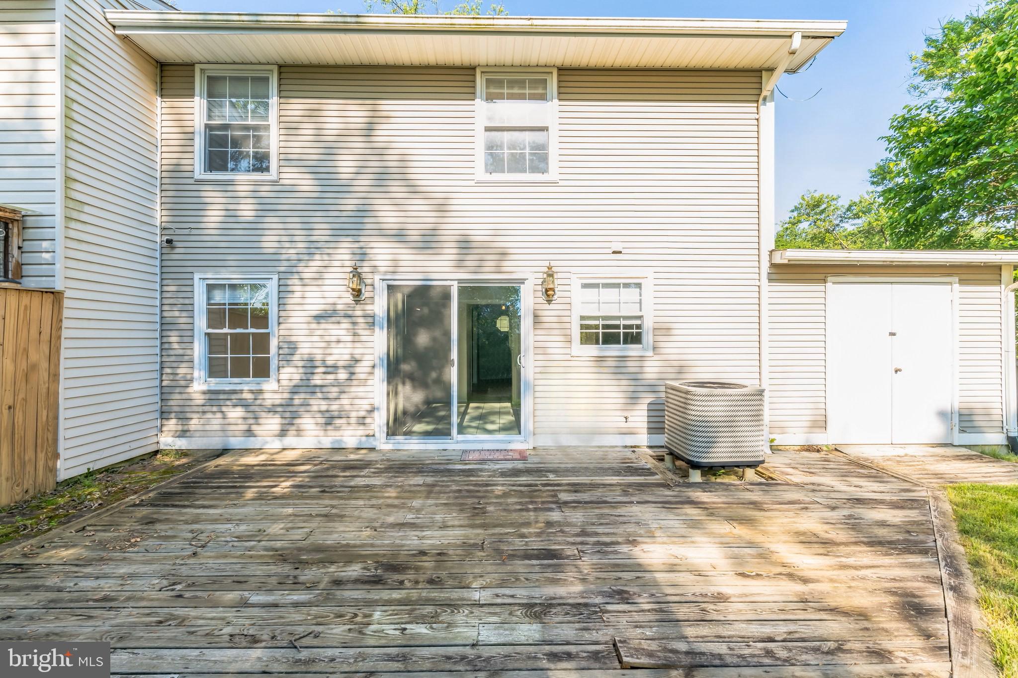 FOUR SEASONS ESTATES - Residential Lease