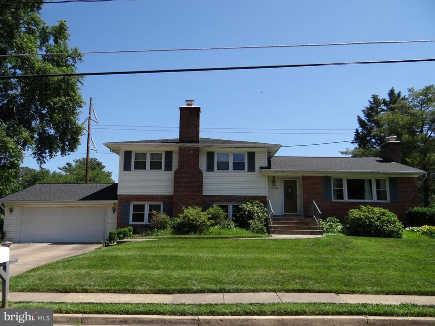 LOCATION!!BUS TO SILVER LINE METRO, 3 BEDROOM UP AND ONE BEDROOM DOWN, 3 FULL BATH, GOURMET KITCHEN, HARDWOOD FLOORS, NEUTRAL COLORS, PLAYROOM DOWNSTAIRS, PETS ON A CASE BY CASE BASIS, LEVEL BACKYARD WITH DECK, WESTBRIAR, KILMER, MADISON.