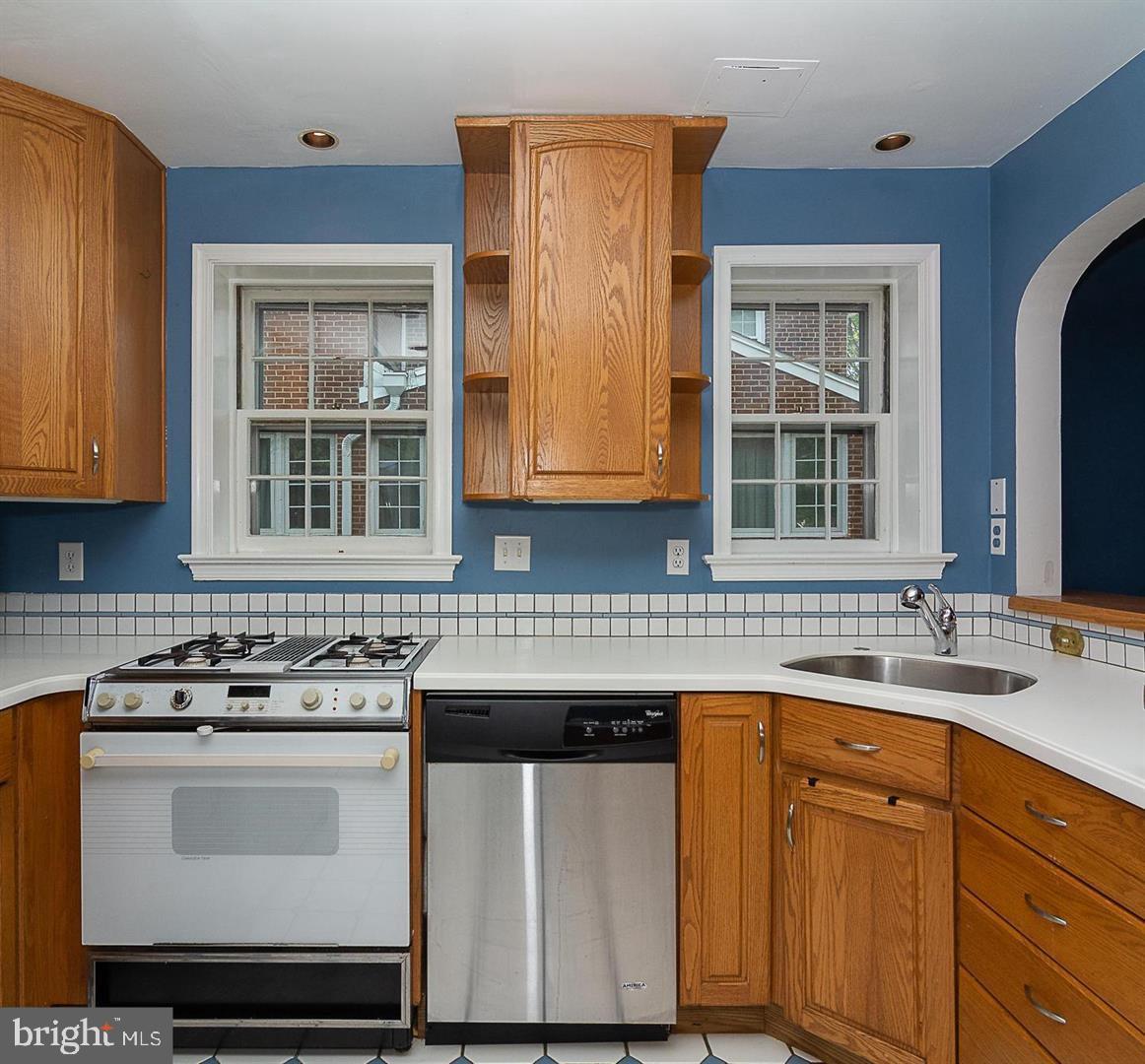 ARLINGTON HEIGHTS - Residential Lease