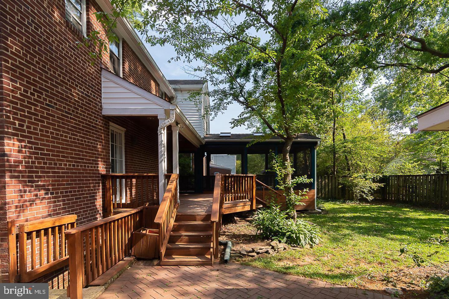 ARLINGTON HEIGHTS - Residential Lease