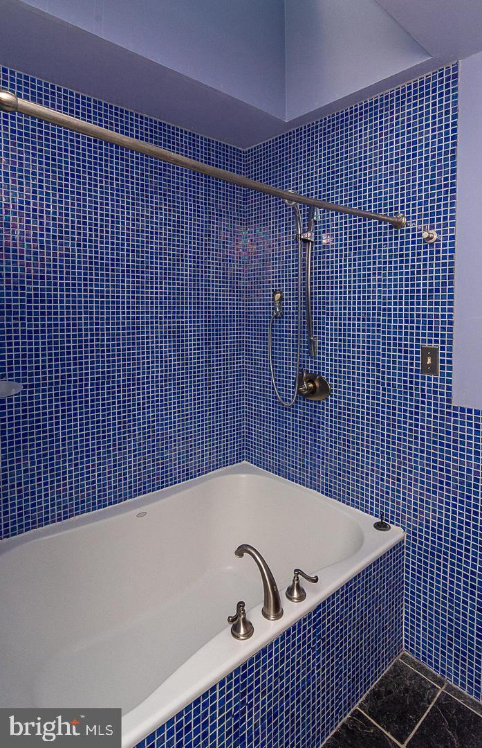 ARLINGTON HEIGHTS - Residential Lease