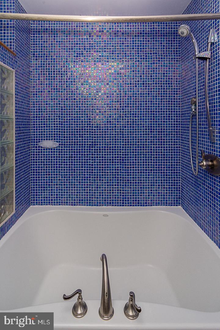 ARLINGTON HEIGHTS - Residential Lease