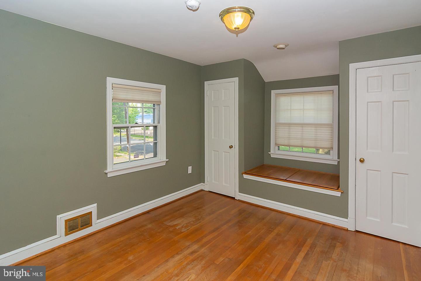 ARLINGTON HEIGHTS - Residential Lease