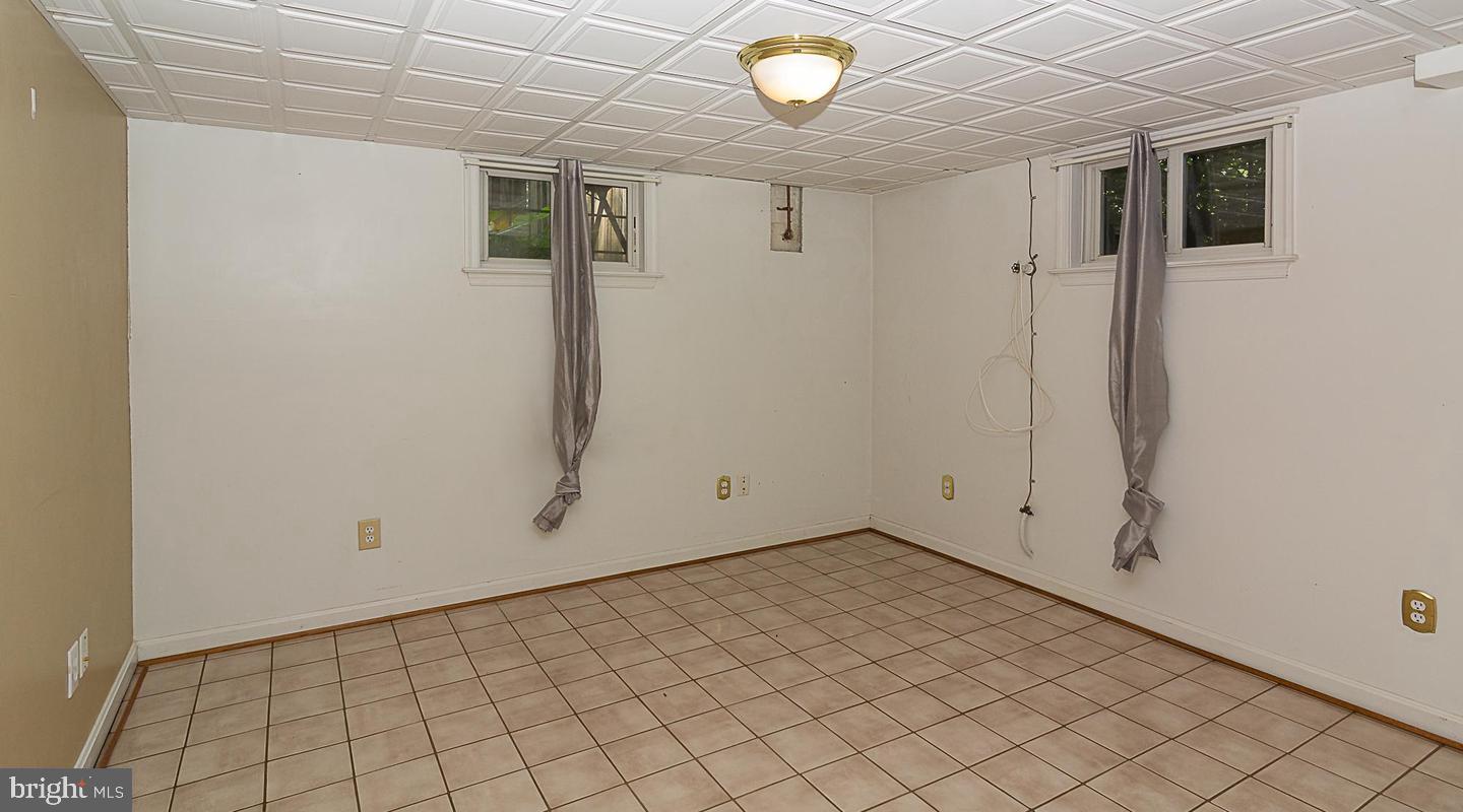 ARLINGTON HEIGHTS - Residential Lease