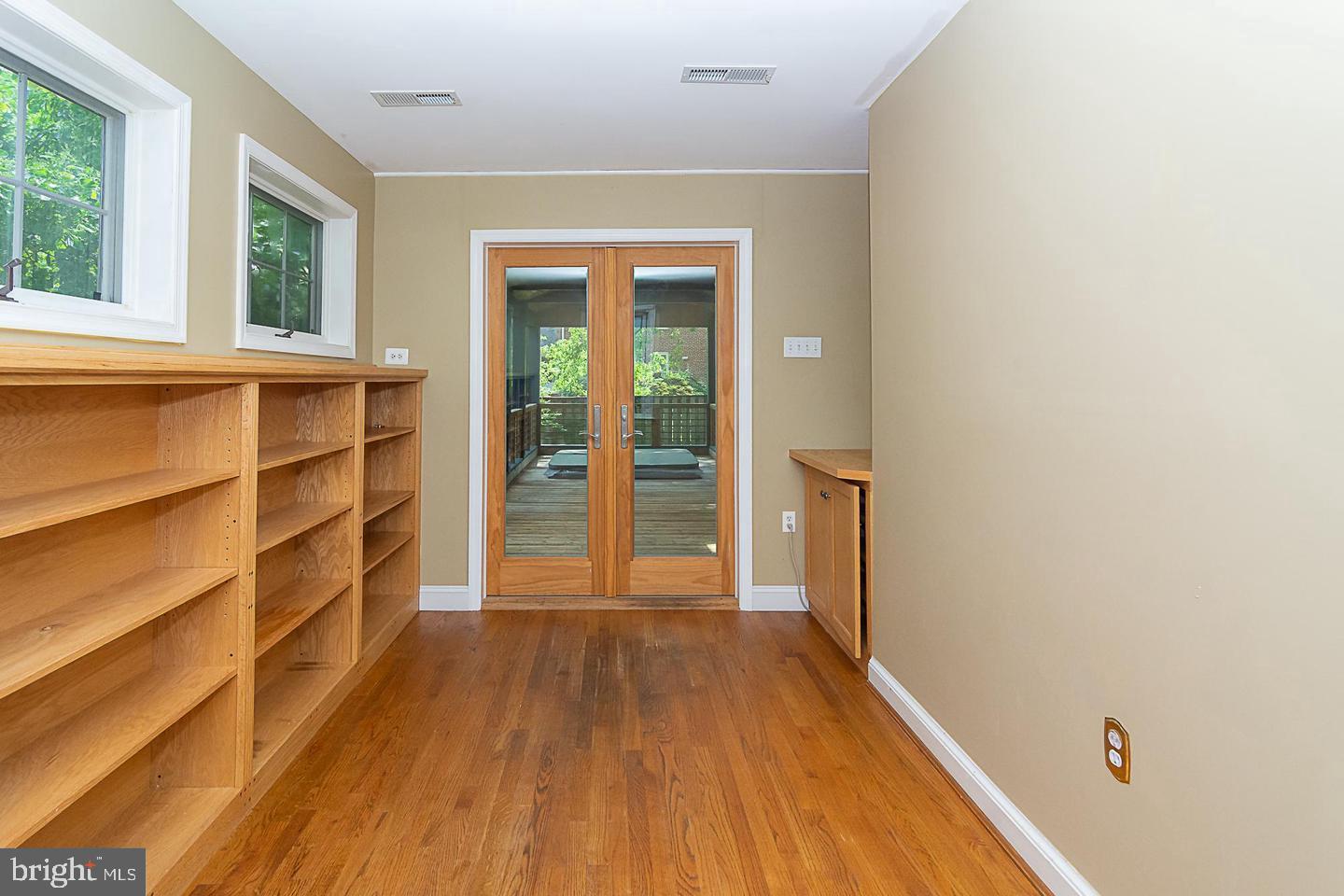 ARLINGTON HEIGHTS - Residential Lease