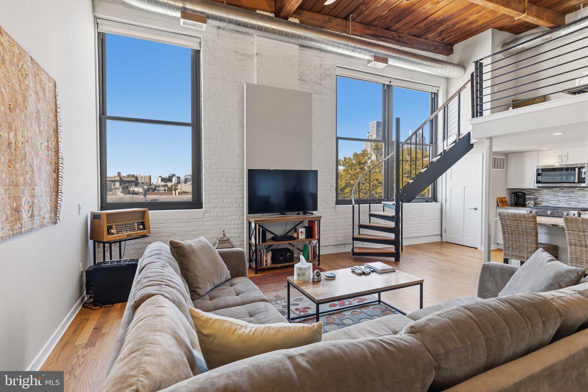 700 S 10TH STREET 3F