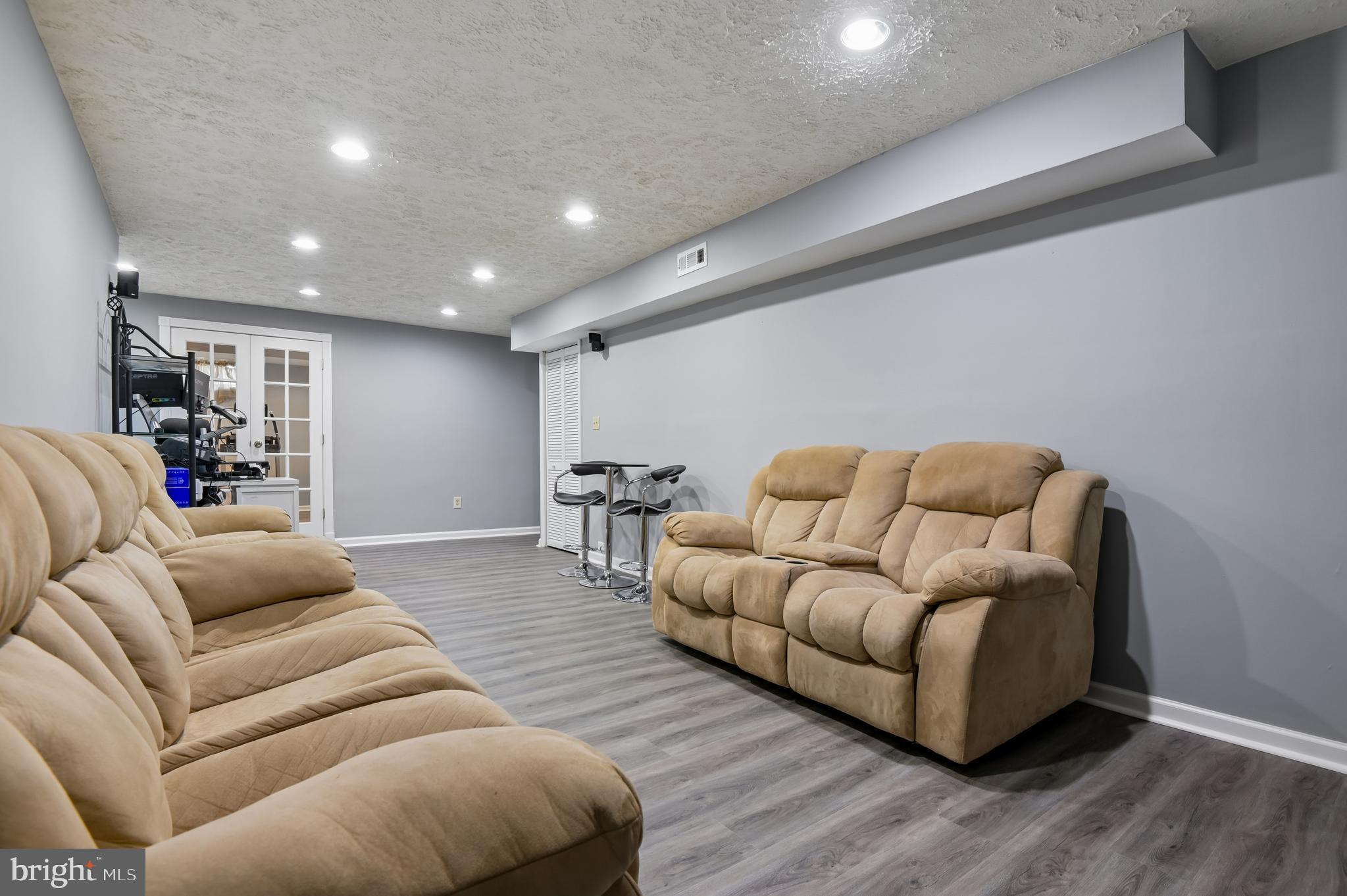 HILLCREST MANOR - Residential