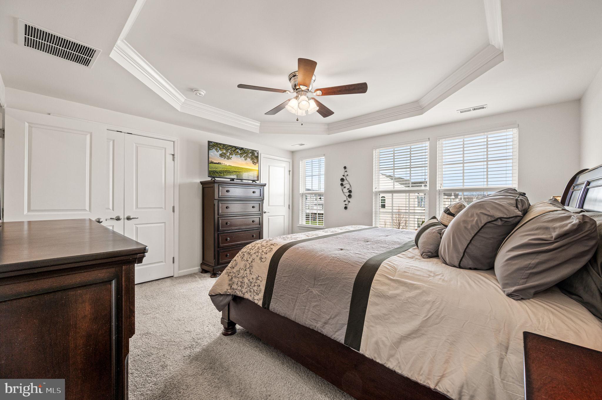 MONTGOMERY SQUARE - Residential