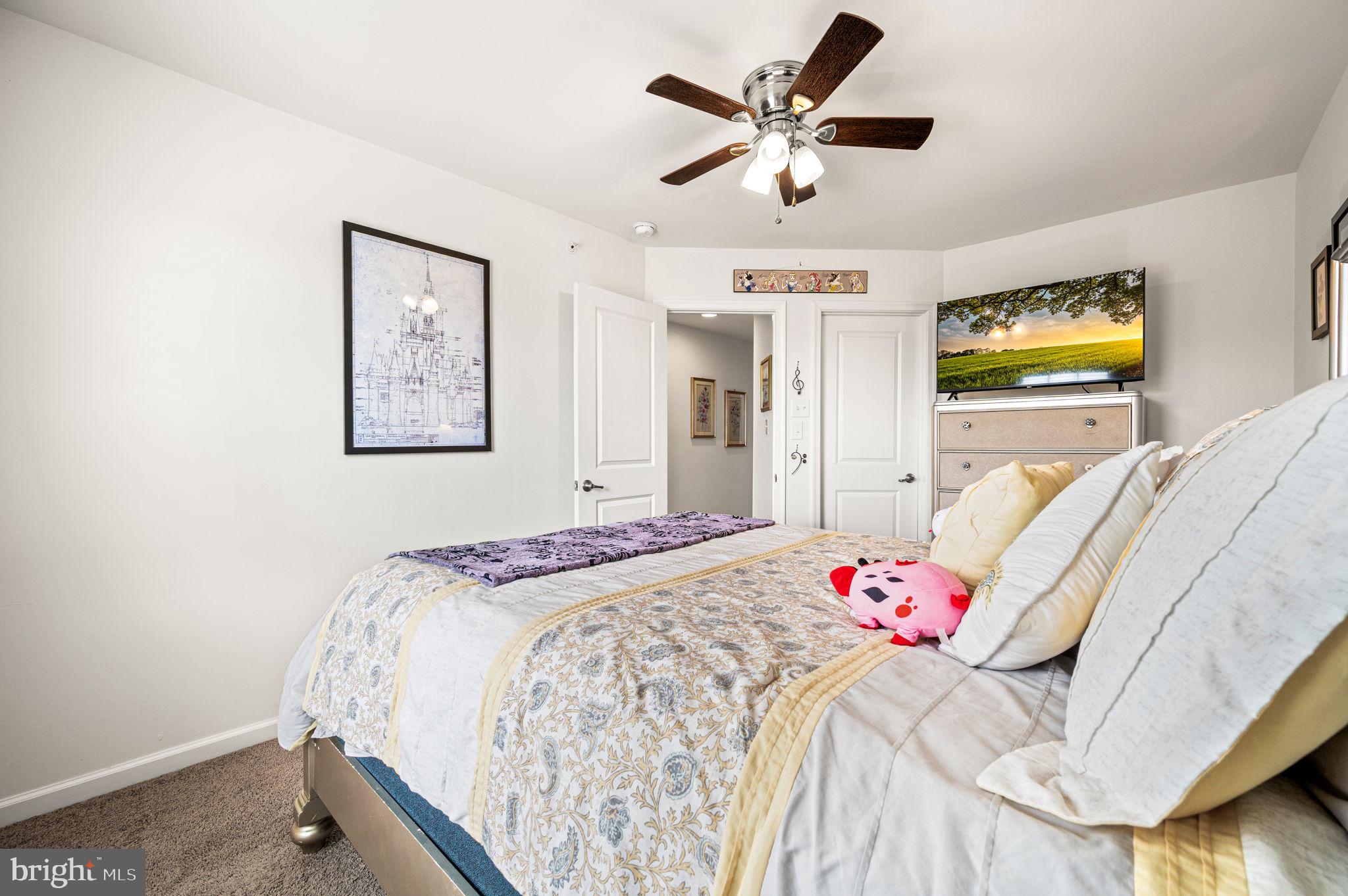 MONTGOMERY SQUARE - Residential