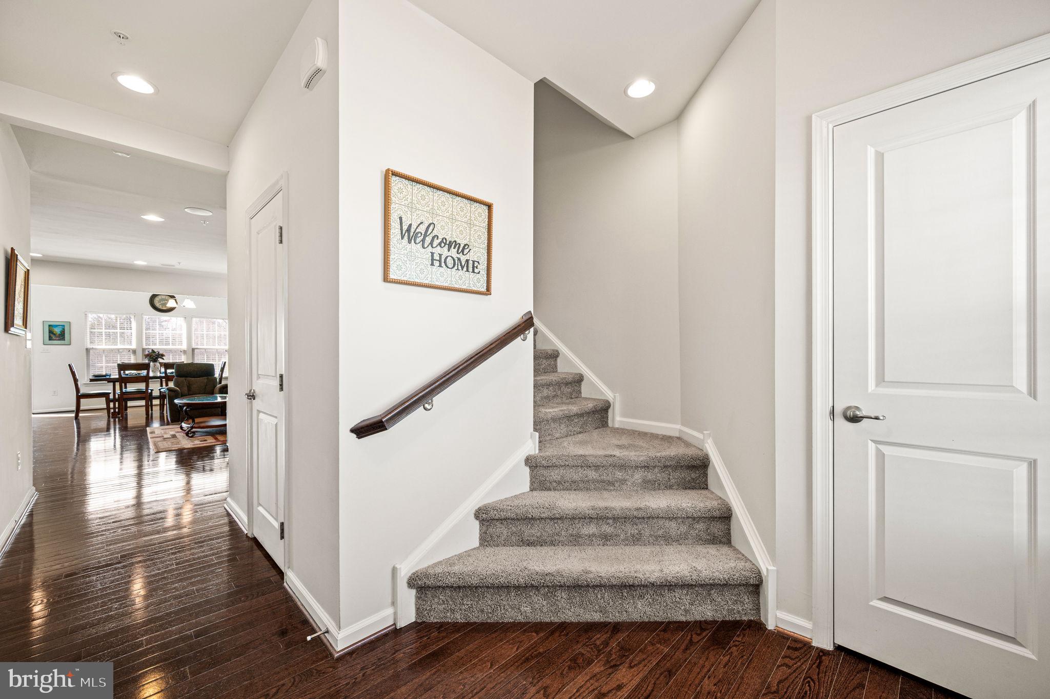 MONTGOMERY SQUARE - Residential