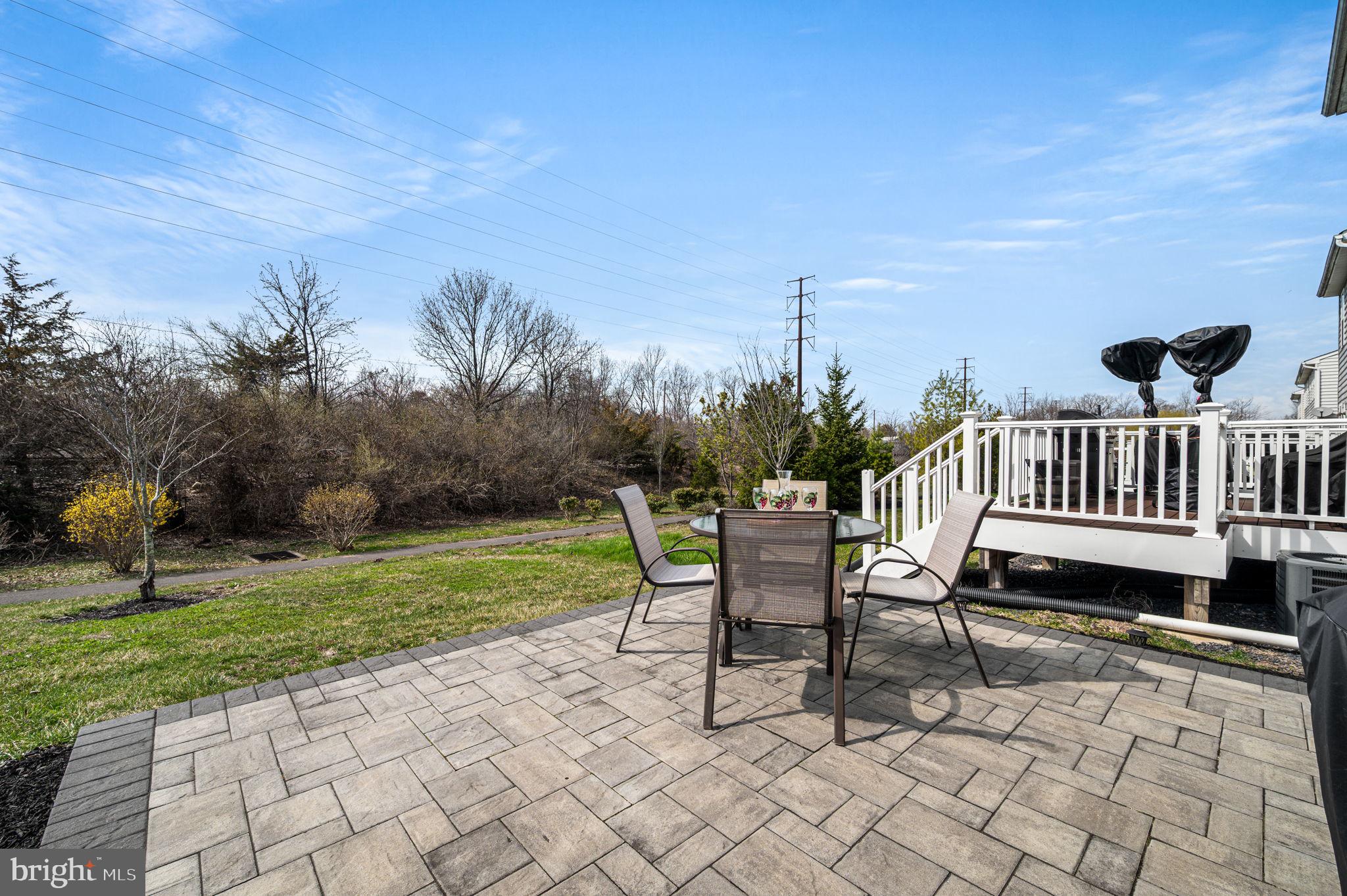 MONTGOMERY SQUARE - Residential