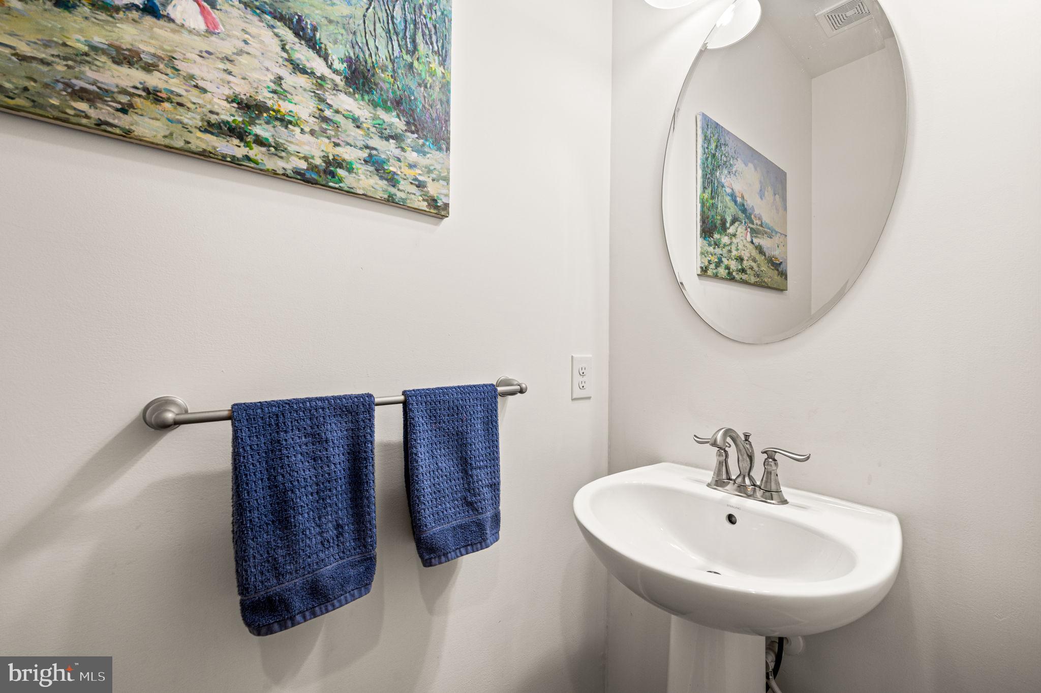 MONTGOMERY SQUARE - Residential