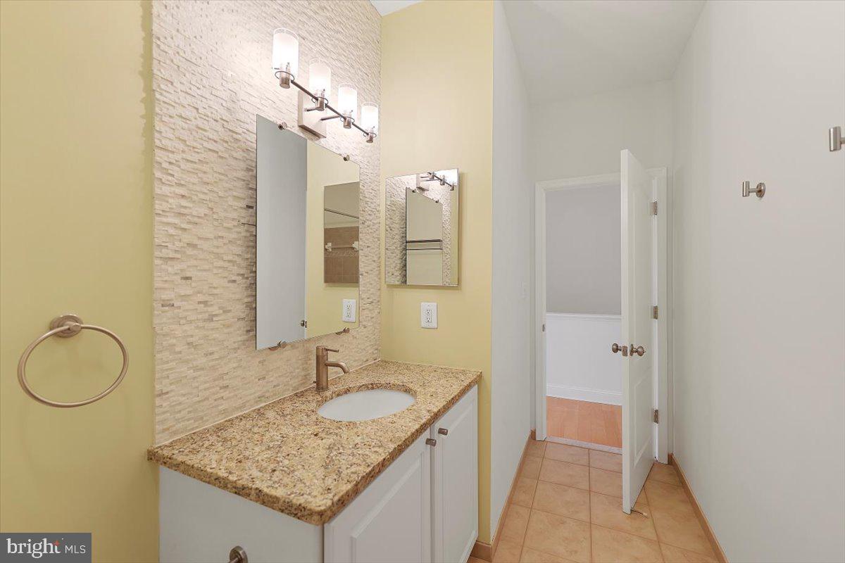 KENTLANDS - Residential Lease