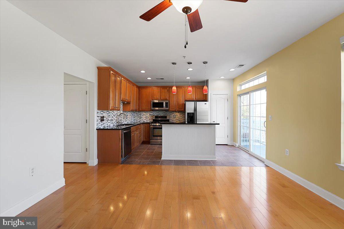 KENTLANDS - Residential Lease