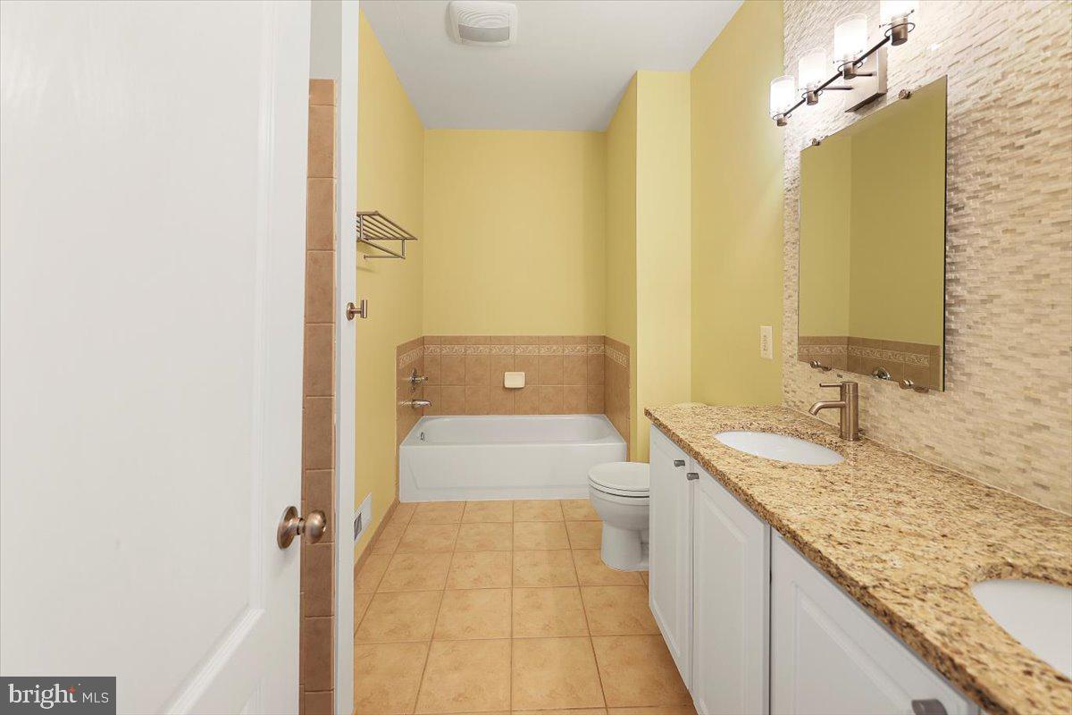 KENTLANDS - Residential Lease