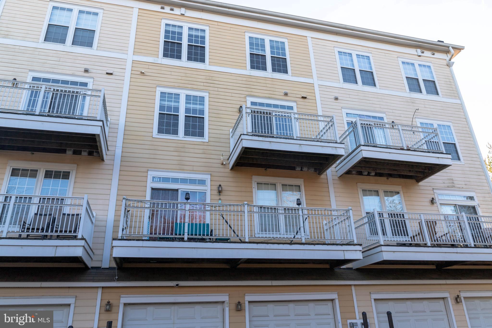 KENTLANDS - Residential Lease