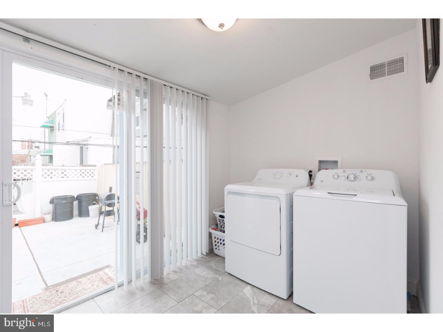 PORT RICHMOND - Residential