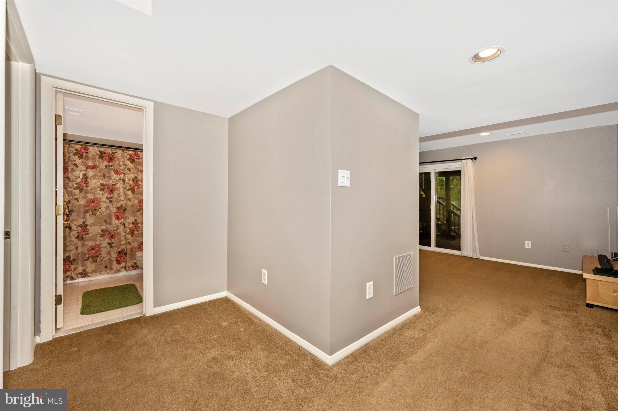 WOODLAND VILLAGE - Residential