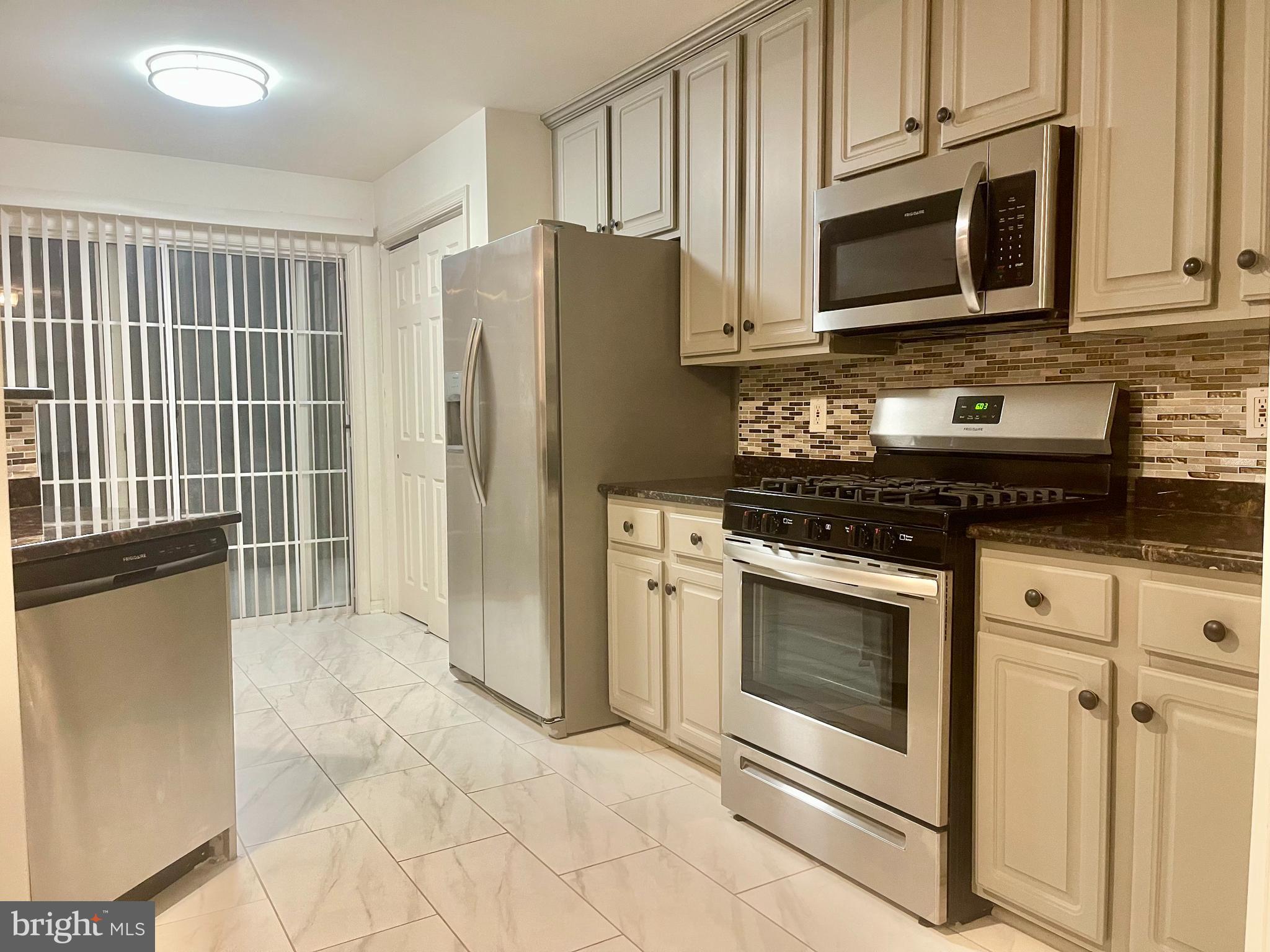 11854 BRETON COURT 17B