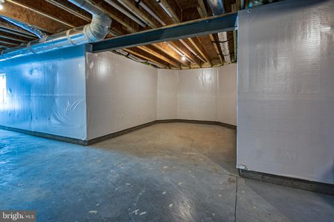 listing image 102