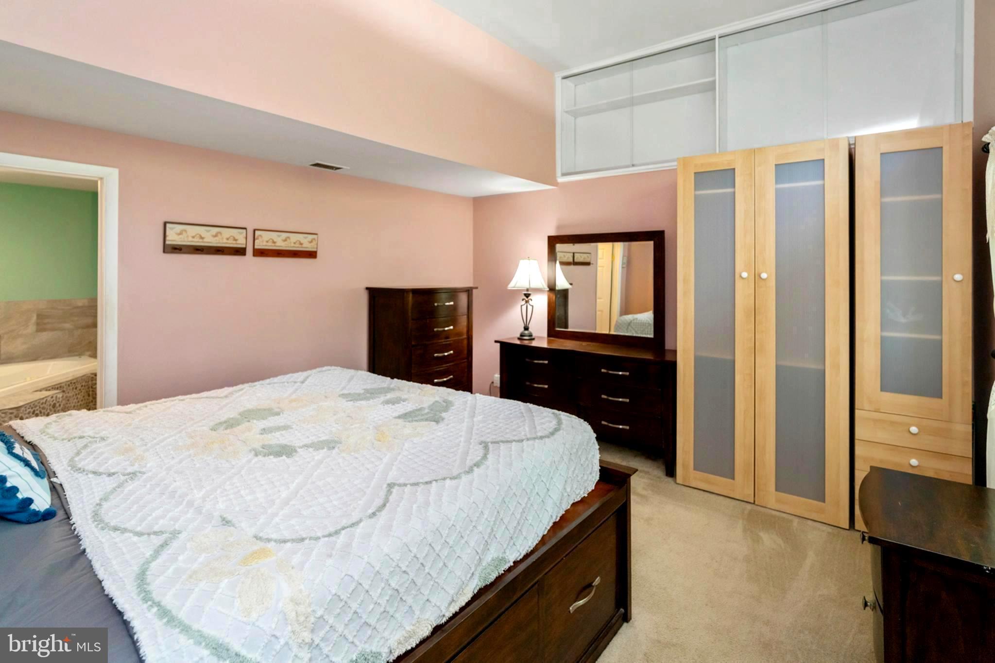 JENKINTOWN - Residential