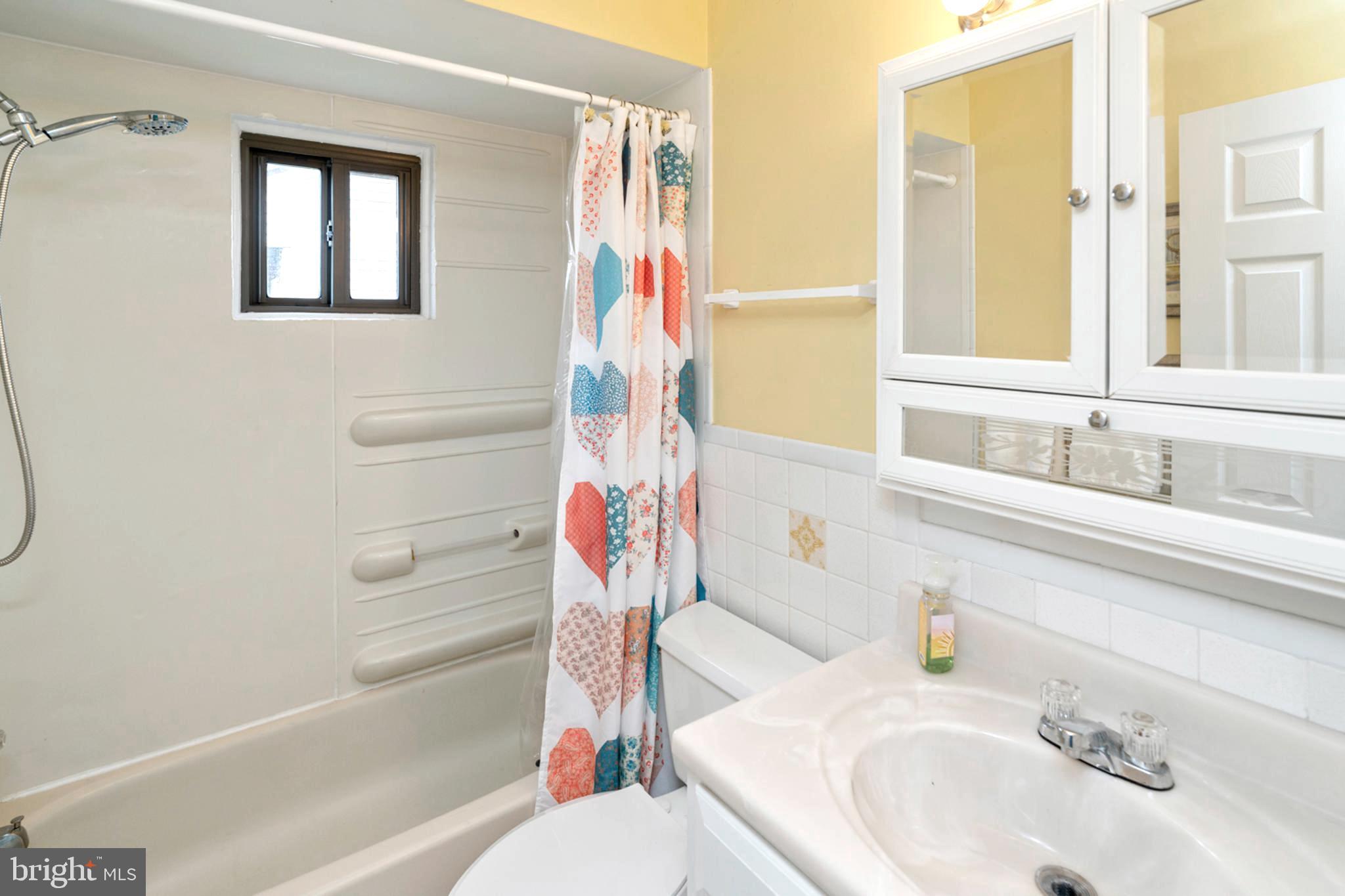 JENKINTOWN - Residential