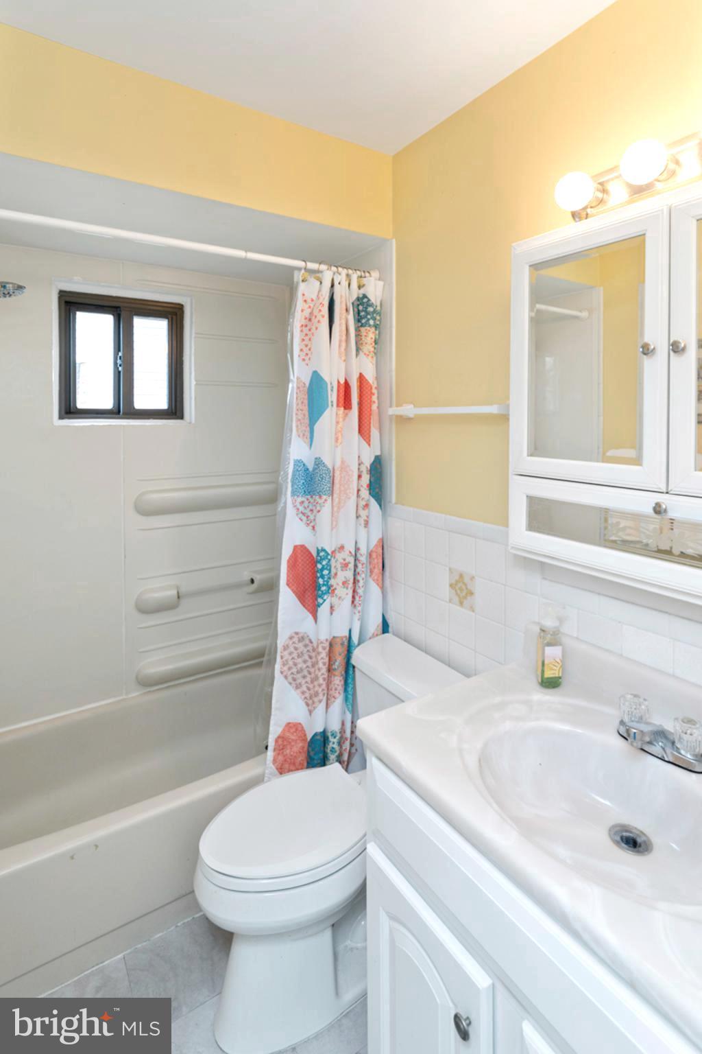 JENKINTOWN - Residential