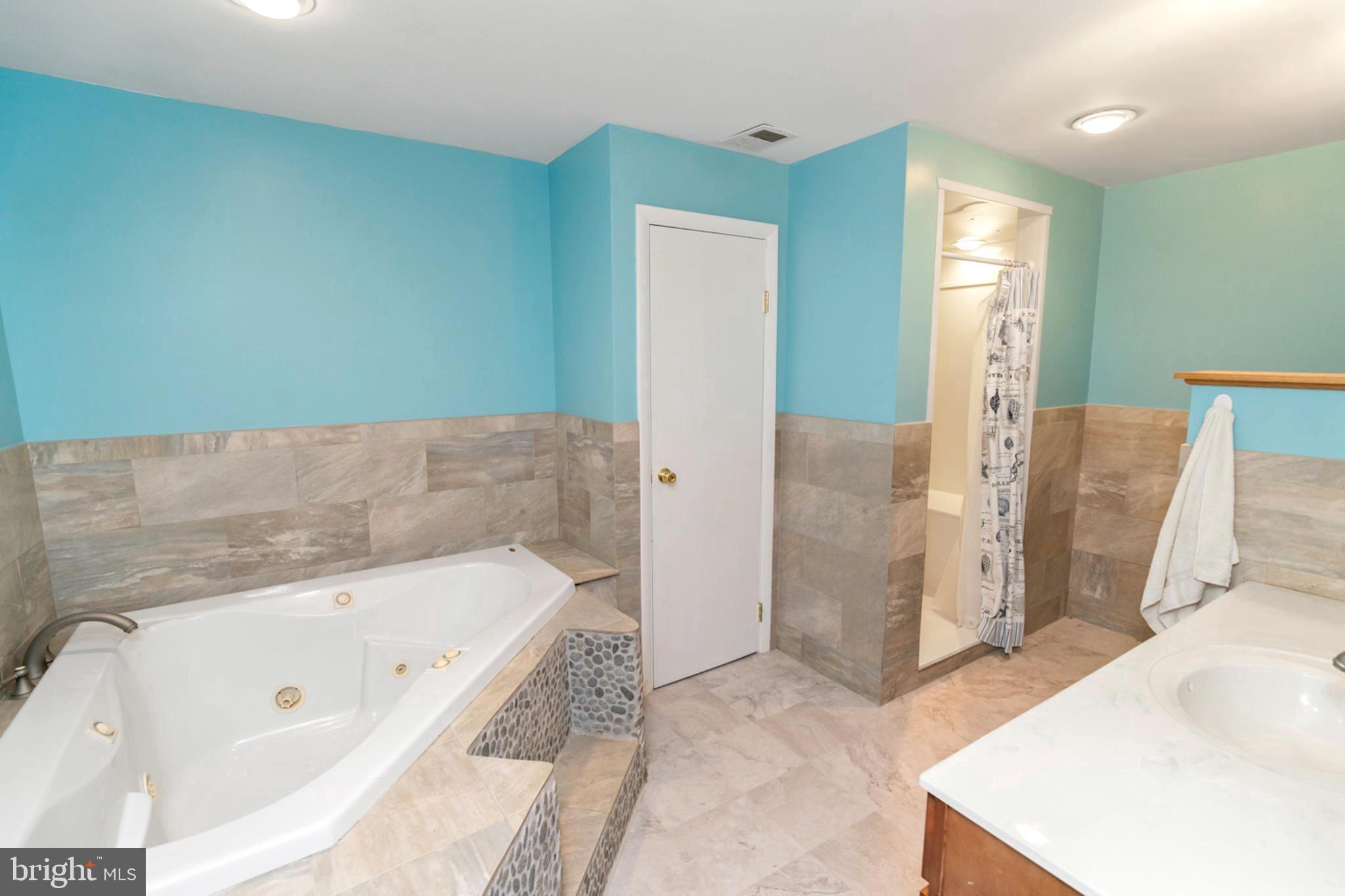 JENKINTOWN - Residential