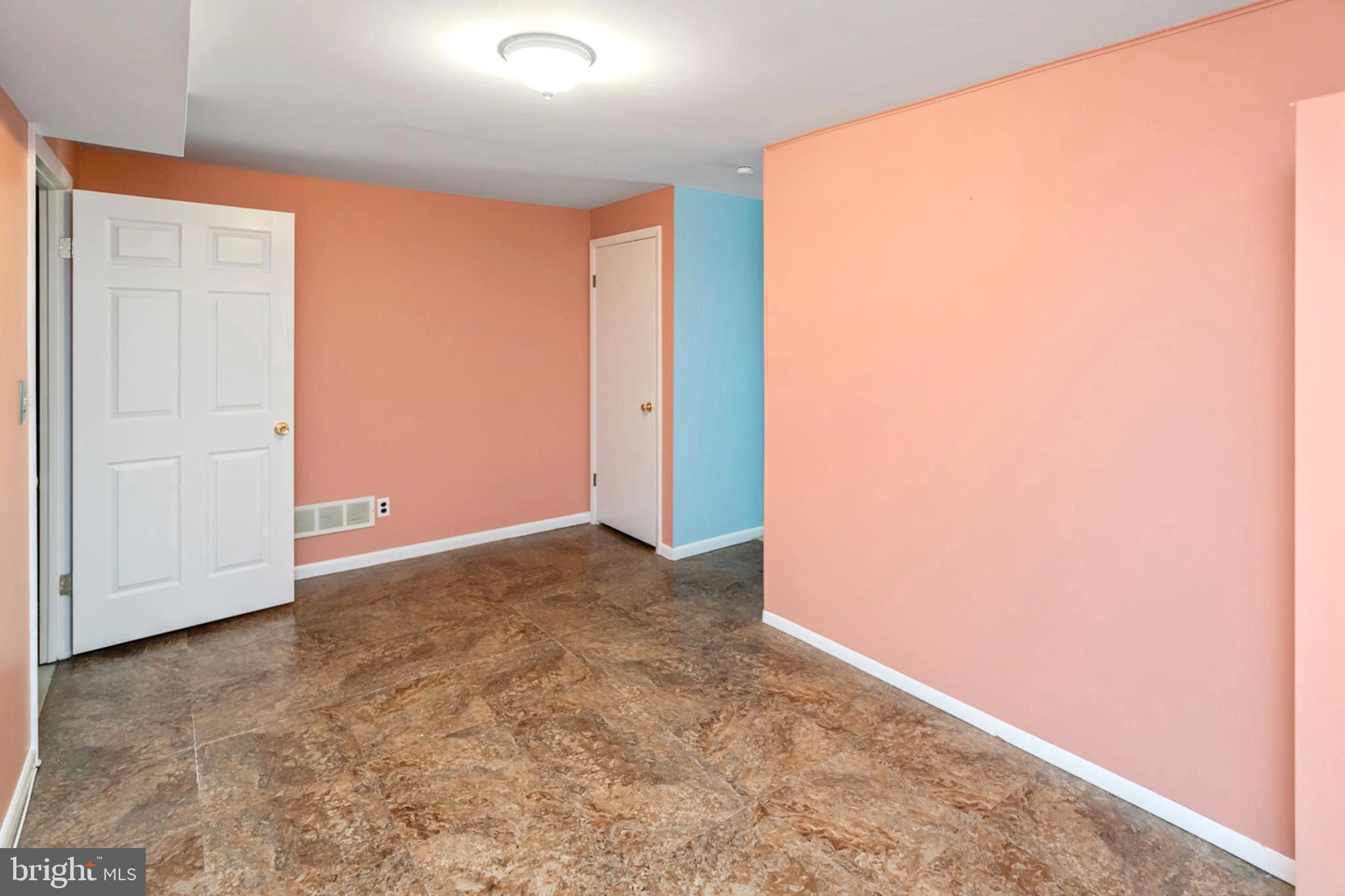 JENKINTOWN - Residential