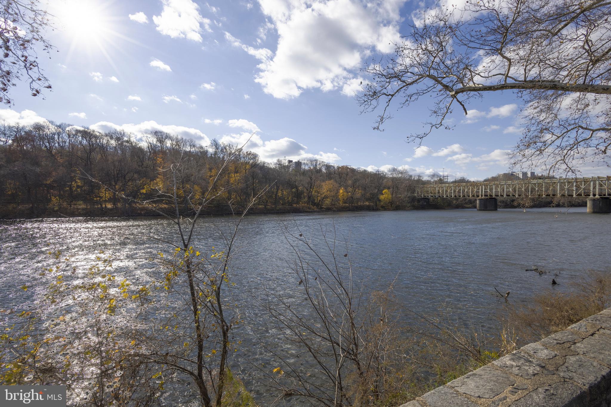 EAST FALLS - Residential